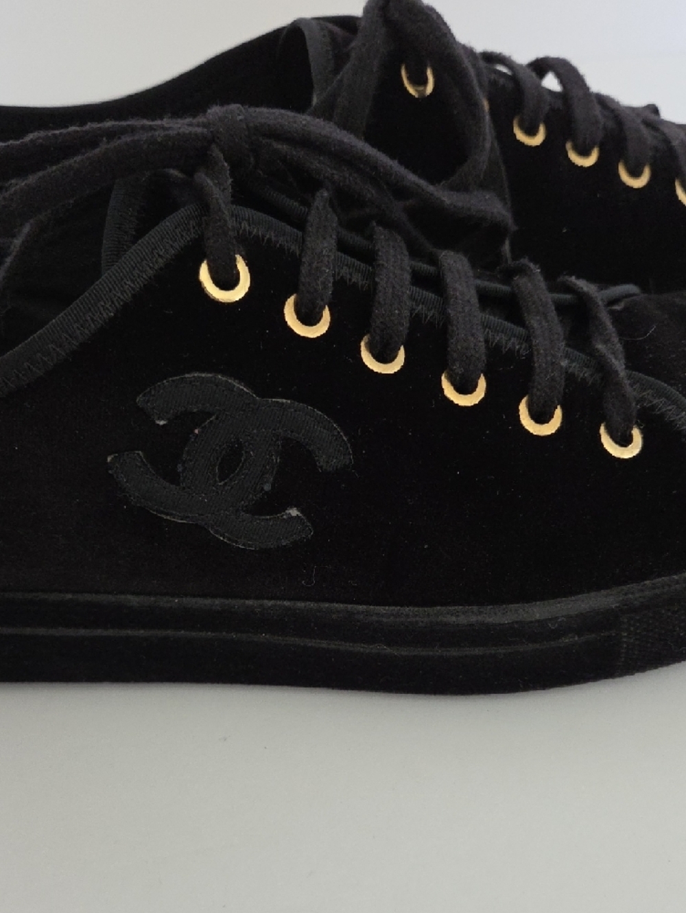 CHANEL Black Velvet Low-Top Sneakers with Gold Eyelets Size EU 38.5 US 8 1/2 - Picture 3 of 8